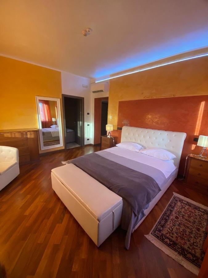 B2In Suite & Office Capriate San Gervasio Exteriér fotografie