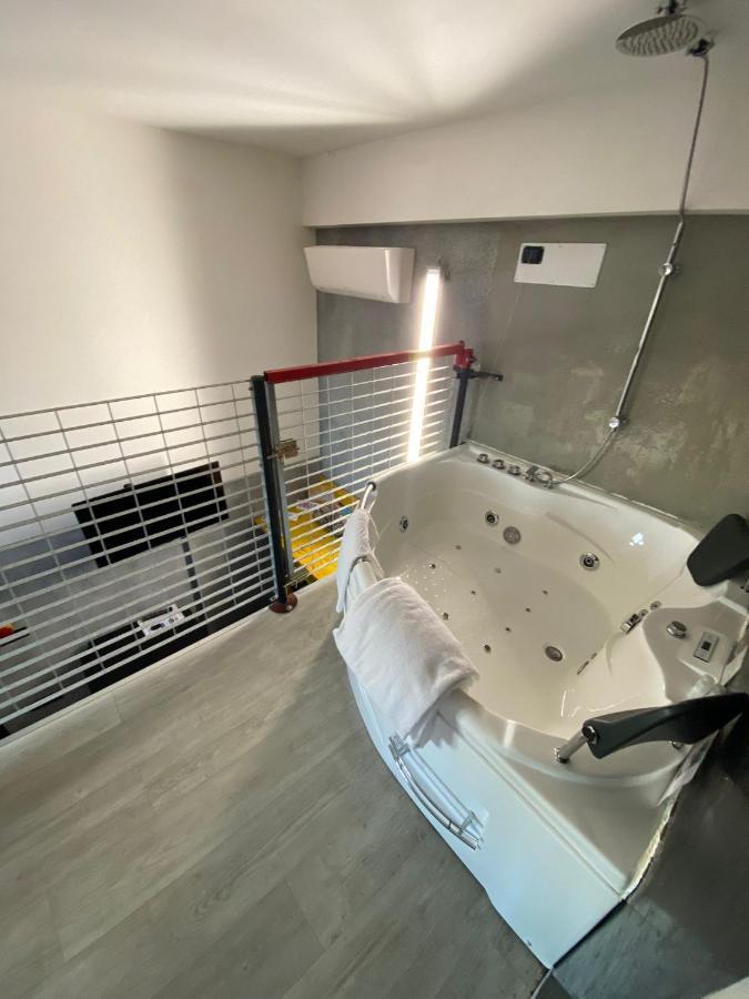 B2In Suite & Office Capriate San Gervasio Exteriér fotografie